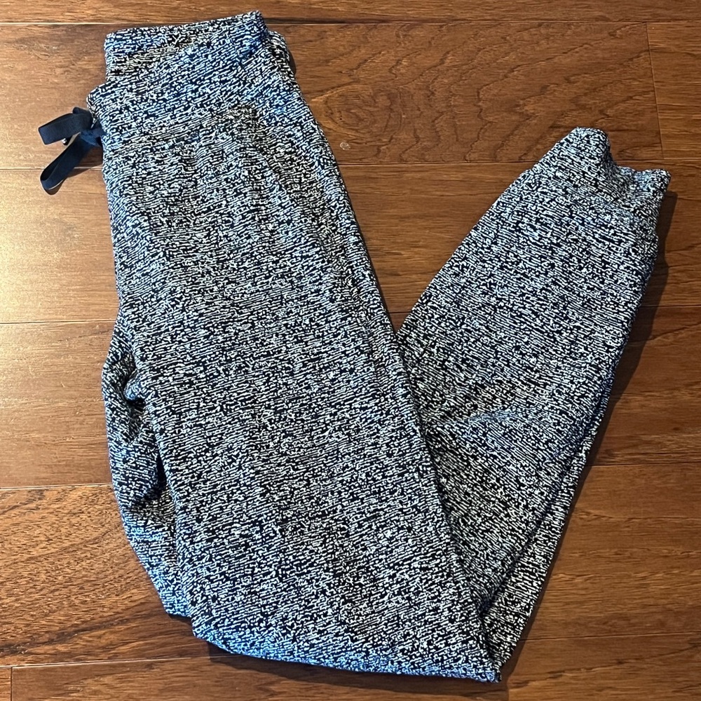 Lululemon joggers size 2